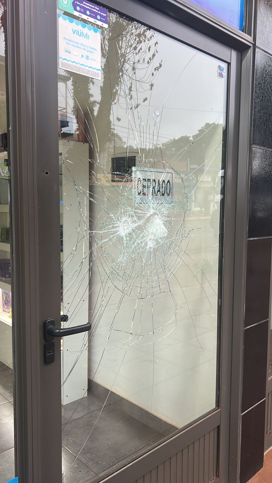 Intento de robo en un comercio del kilómetro 3: "Vinieron decididos a llevarse todo lo que podían"